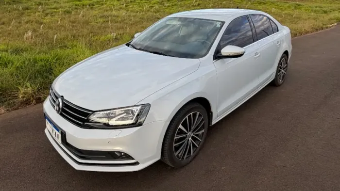 Volkswagen Jetta Highline 2.0 TSI 16V 4P Tiptronic 2017