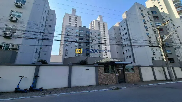 Apartamento mobiliado com 2 quartos sendo 1 suíte. Bairro: Praia Brava, Itajaí