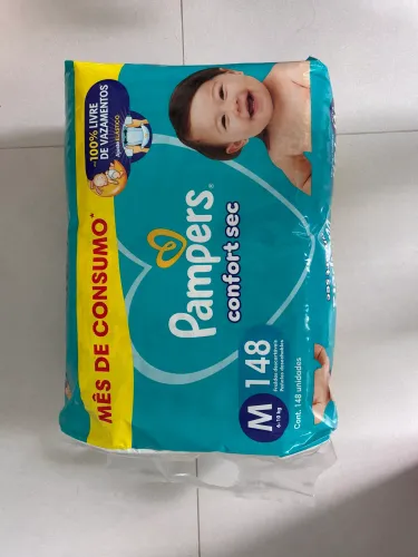 Fralda Pampers M com 148 Fraldas