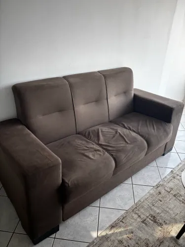 Vendo sofá + mesa centro + tapete em excelente estado.