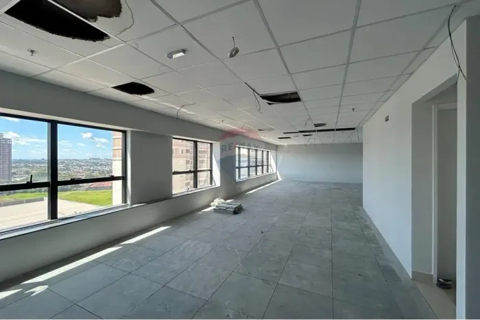 Oportunidade Única: Sala Corporativa de 90m² para locação no Exclusivo Business Tower em A