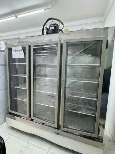 Expositor Refrigerado 3 Portas