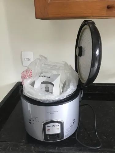 Panela elétrica britânia pa12 só 110