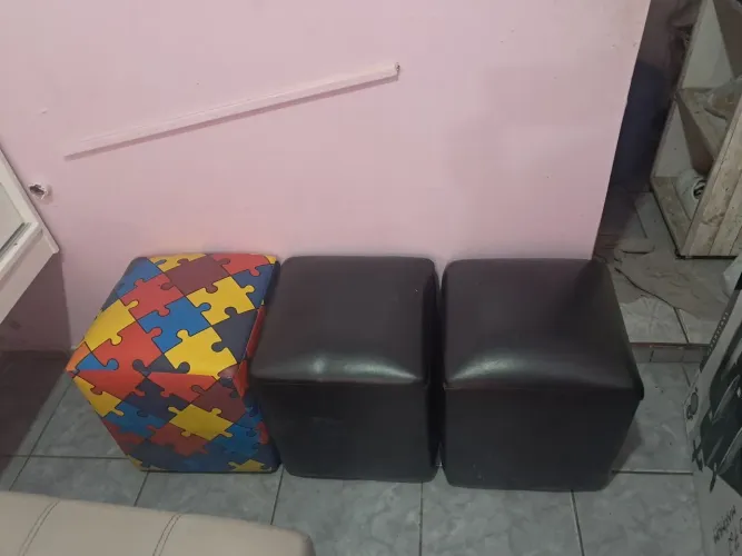 Vendo sofá cama+3 puf.