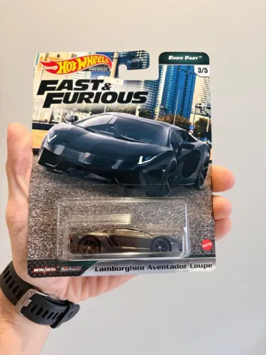 Hot Wheels Premium - Lamborghini Aventador Coupé - Lacrado - Escala 1:64