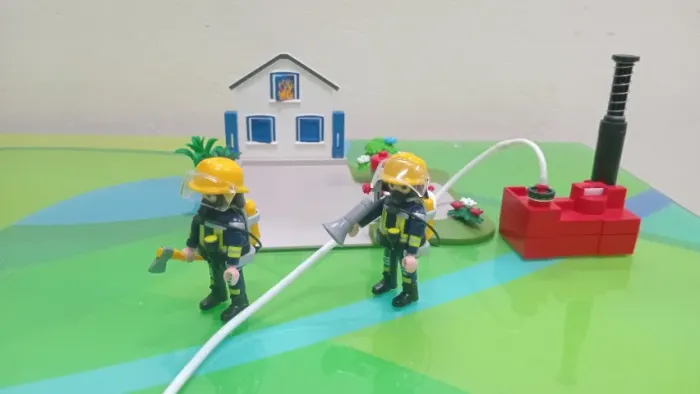 PLAYMOBIL BOMBEIROS BASE DE TREINAMENTO. COLECIONE.