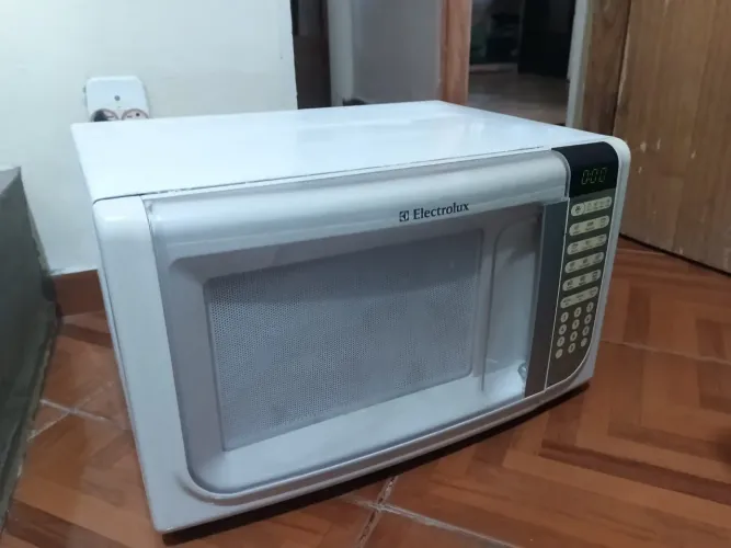 Microondas Electrolux 30L