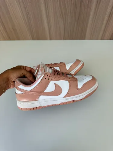 Tênis Nike Dunk Low Feminino - ROSA