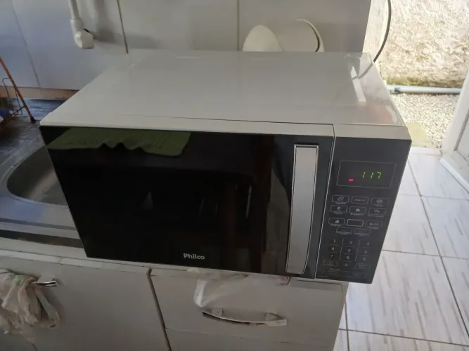 Micro-ondas pra retirada de peças ou arrumar o painel 80reais 
