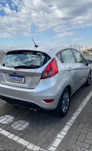 Ford Fiesta SE 1.6 16V Flex 5P 2012