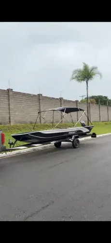 Conjunto 2020 Barco Dekka 6mt + Yamaha 25 hp