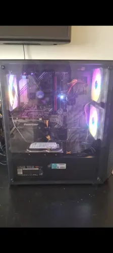 PC Gamer com periféricos