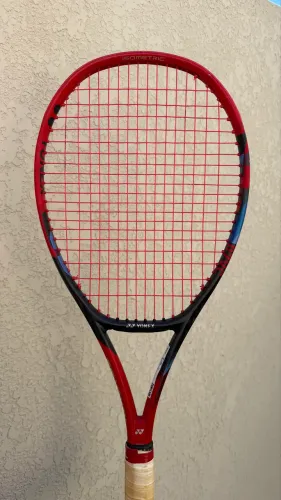 Raquete Yonex VCore 98
