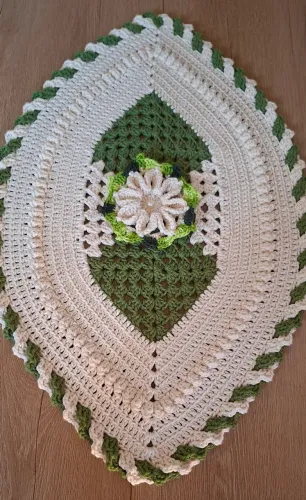 Tapete de crochê artesanal