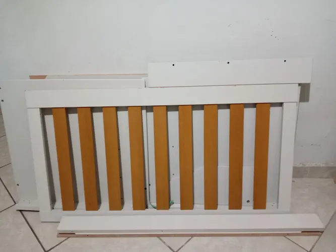Vendo um berço cama.. Noah Retro Areia Fosco/Savana..Em perfeito estado de conservação
