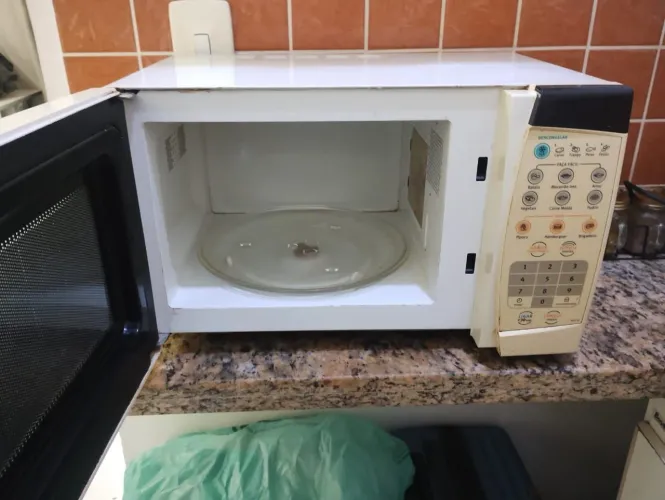 Microondas Eletrolux 20L