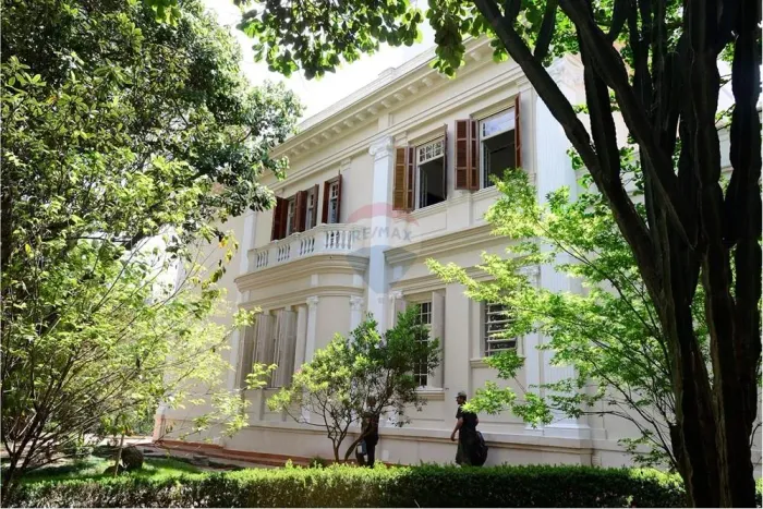 Palacete tombado na Rua Piaui para locação - R$90.000 - 800m2 construído