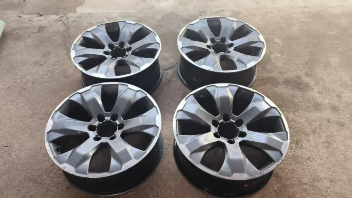 Vendo jogo de rodas de caminhonete S-10