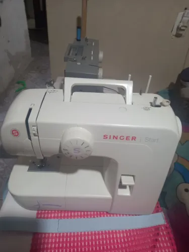 Máquina de costura singer start