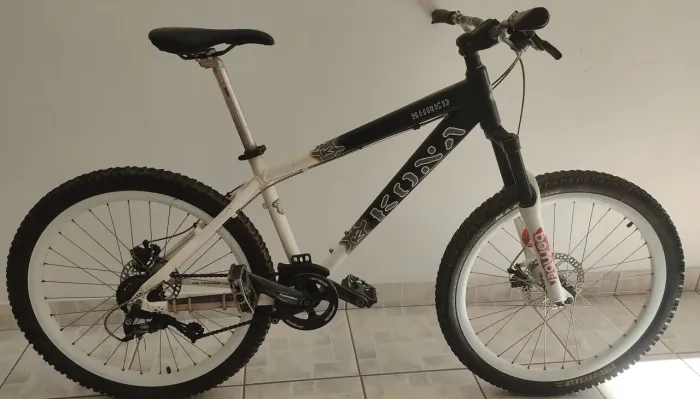 Kona Shred Dirt - downhill