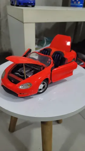 Miniatura Mustang Mach 3 1/18