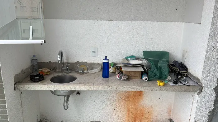 Pia em granito branco siena com cuba FRANKE