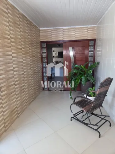 BR - Casa à venda no Clima Bom com 3 quartos, 2 suítes e quintal