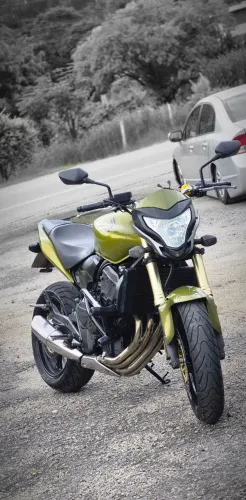 Vendo hornet 2012 com 46 mil km