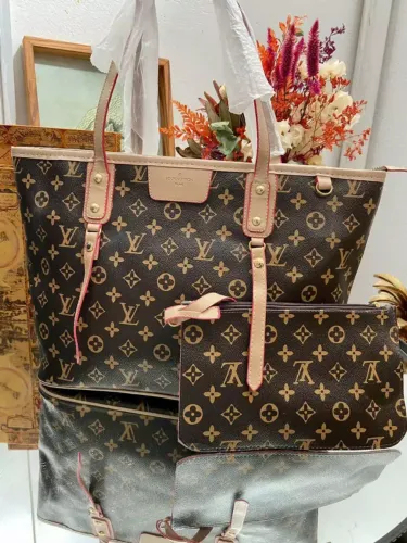 Bolsa Louis Vuitton Neverfull "confecção luxo" Monograma Marrom Necessaire
