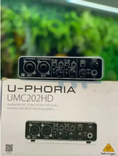 INTERFACE DE AUDIO BEHRINGER UMC202HD - NATAL