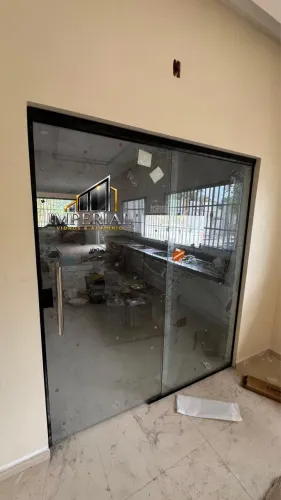 Portas, janelas, boxes, portões e tudo em vidro e alumínio