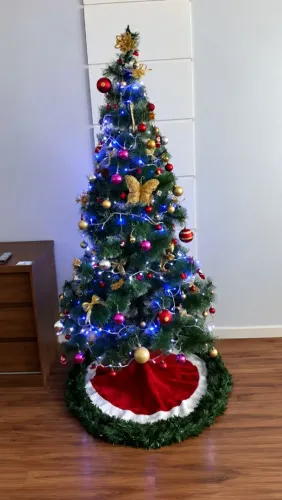 Árvore de Natal Artificial Completa e Decorada
