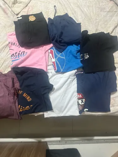 Camisas e bermudas masculinas por 5 reais