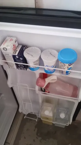 Vende-se frigobar 93l