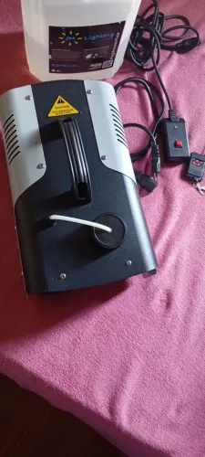 Vendo uma máquina de fumaça nova