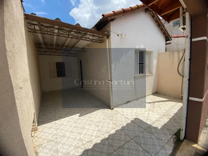 2 Casas no mesmo Terreno à Venda! Parque Itamarati, Jacareí Casa Principal: 2 dormitórios;