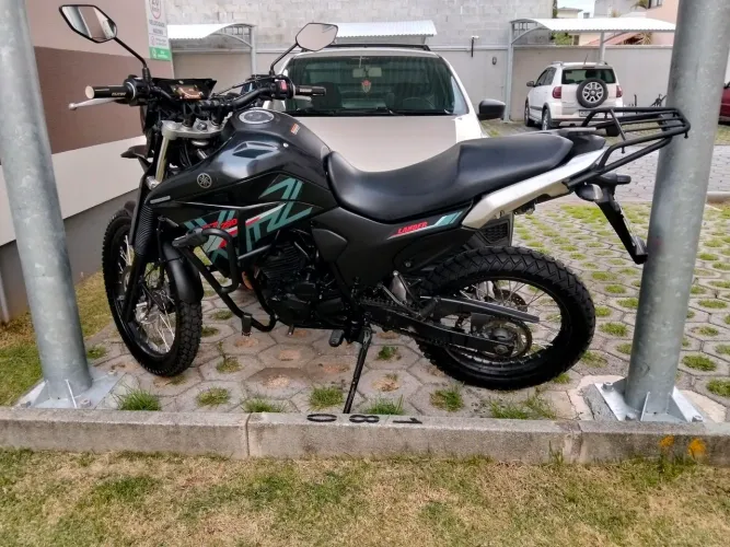 Vendo moto XTZ 250 lander em perfeito estado só tranferir