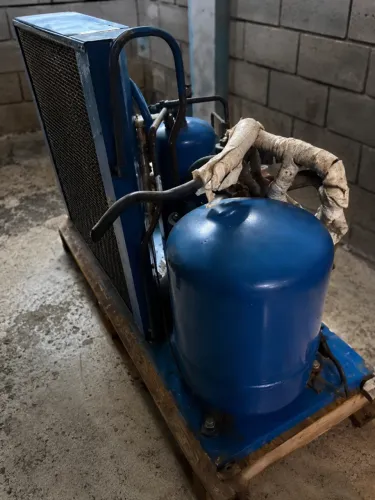 Unidade condensadora (motor) Danfoss ? usado | 380V | Trifásico | 2,5 HP