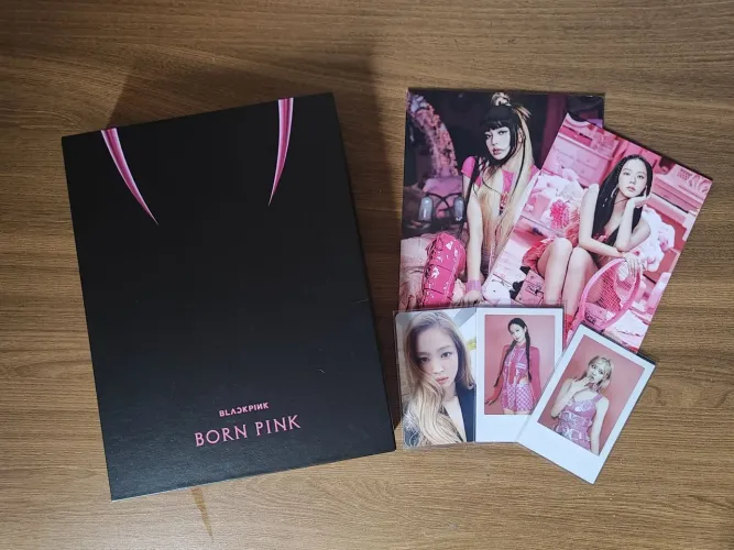 Álbum Bornpink do Blackpink versão rosa