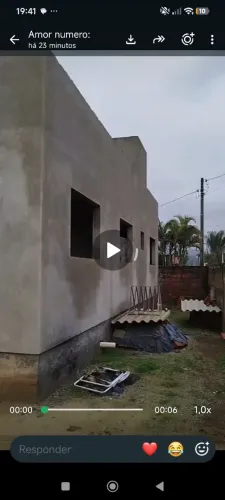 Duas casa no terreno