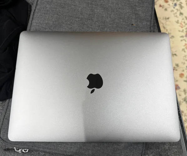 MACBOOK PRO CHIP M2 - 8GB RAM - 256GB SSD