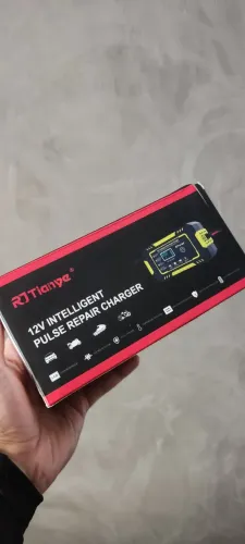 Carregador de Bateria para Moto/Carro com display LCD - 12V 6A - Novo