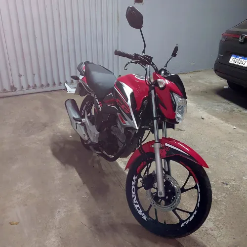 Grande oportunidade moto excelente