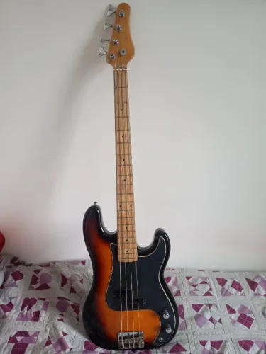 Contra baixo washburn