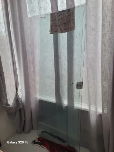 Vendo 2 portas de vidro