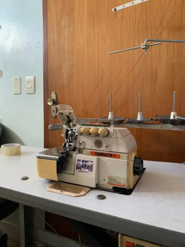 MAQUINA COSTURA OVERLOCK (ADAPTADA INTERLOCK)