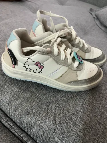 Tênis Hello kitty tamanho 30
