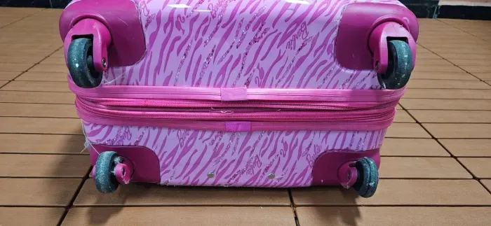 Vendo mala barbie estado de nova . Tamanho grande