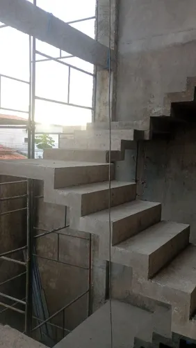 Pedreiro profissional disponível PROMOÇÃO EM ESCADAS