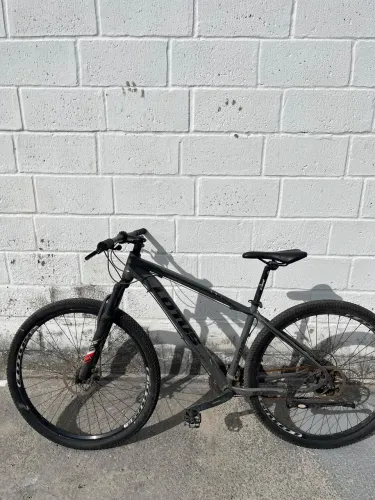 Bicicleta Lotus Aro 29 - Freio a Disco / Ótimo Estado